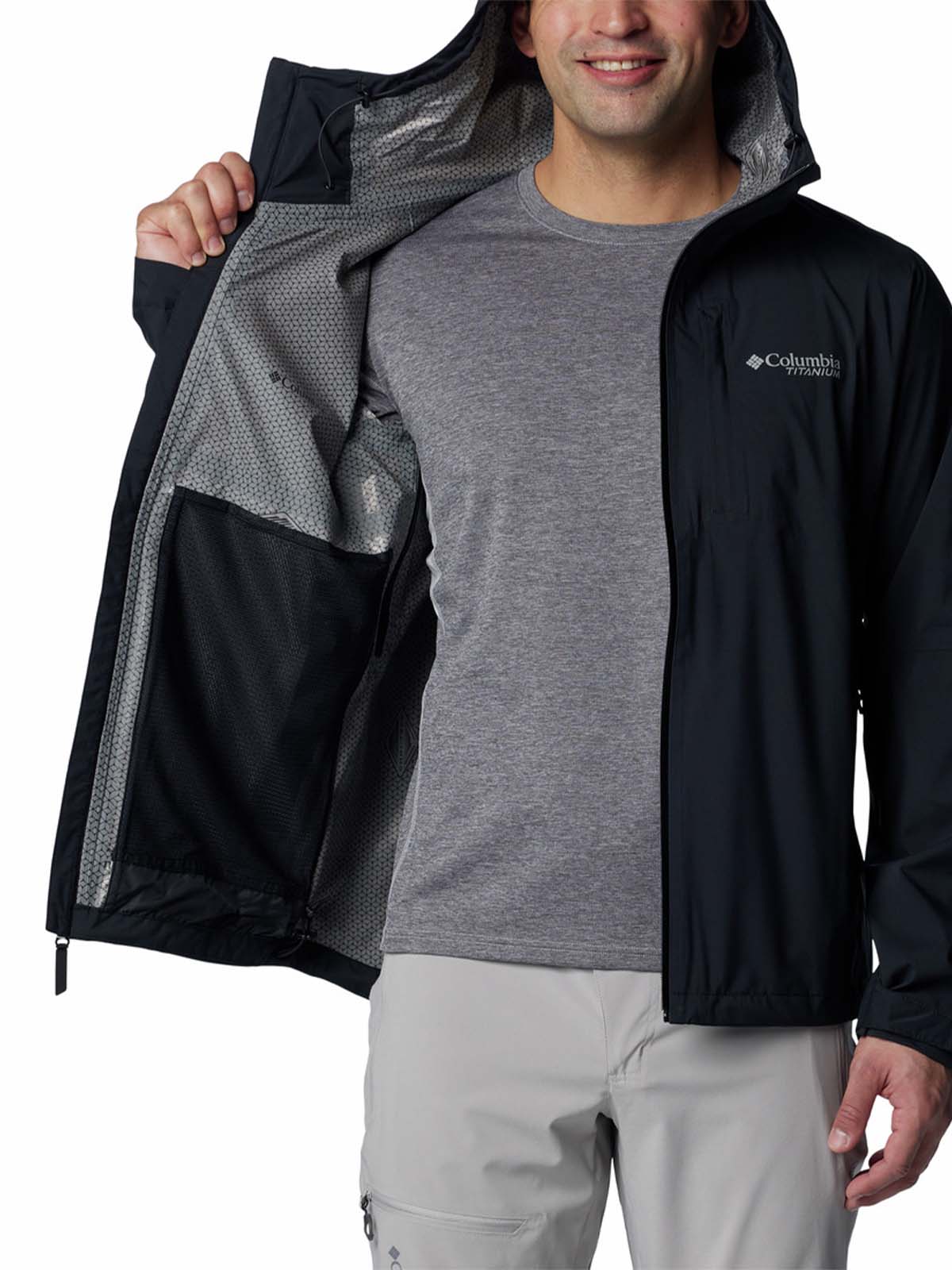Cortaviento Ampli-Dry Ii Shell Omni-Tech Negro