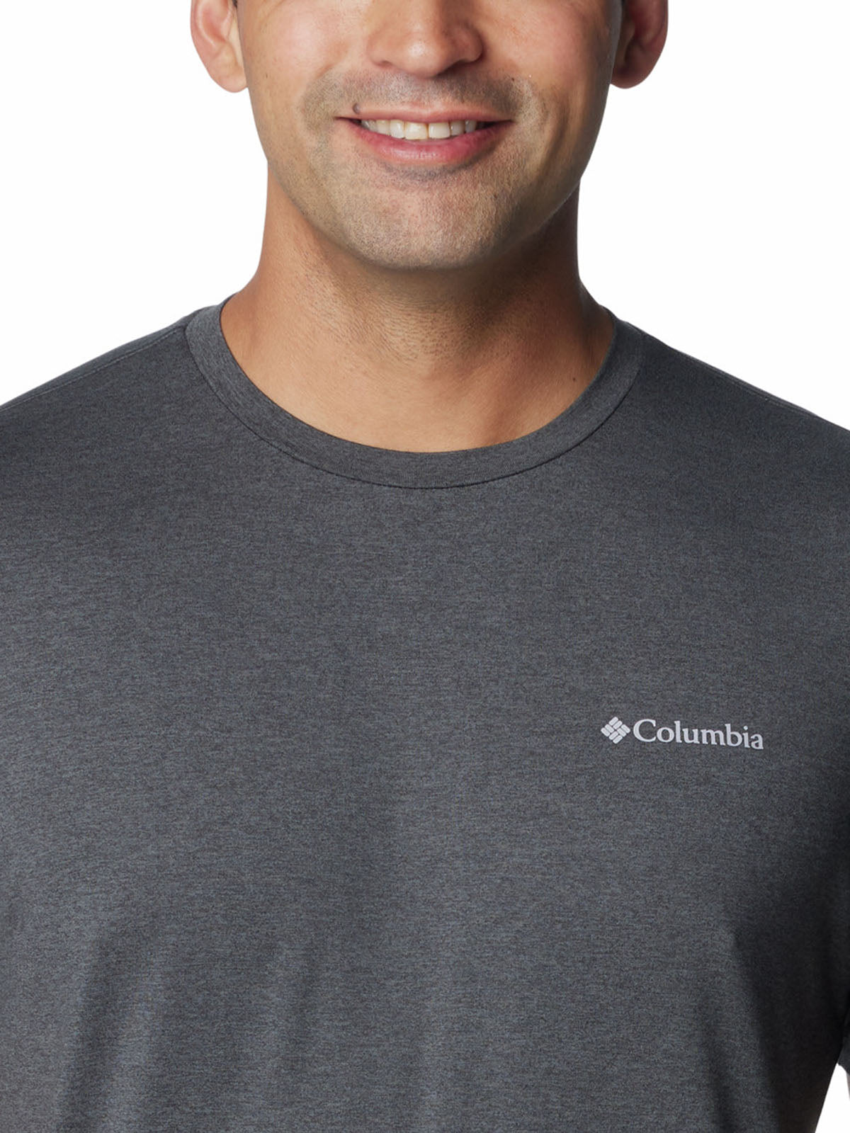 Remera Tech Trail Crew Neck Omni-Shade Gris